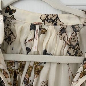 Free people flowy Blouse! Only worn a couple times